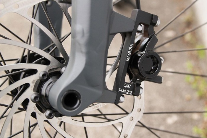 Finoman adagolható a hidraulikus tárcsafék fékereje