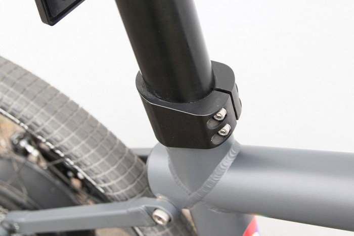 Ehhez nem kapni szabványos nyeregcsövet. Ide kályhacső kell.