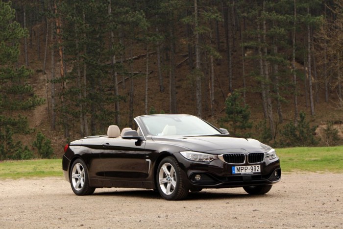 Tető nélkül az igazi! Egyszerű, lendületes forma, klasszikussá fog érni az idők során. Csak nyíljon a bonyolult tánccal működő tetőszerkezet.