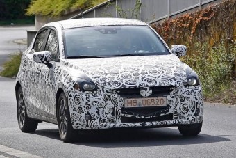 Kémfotókon az új Mazda2