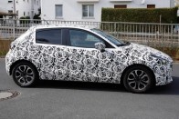 Kémfotókon az új Mazda2 14