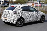Kémfotókon az új Mazda2 15
