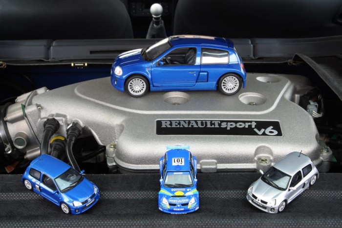 Laetita Casta és a Renault Clio 8