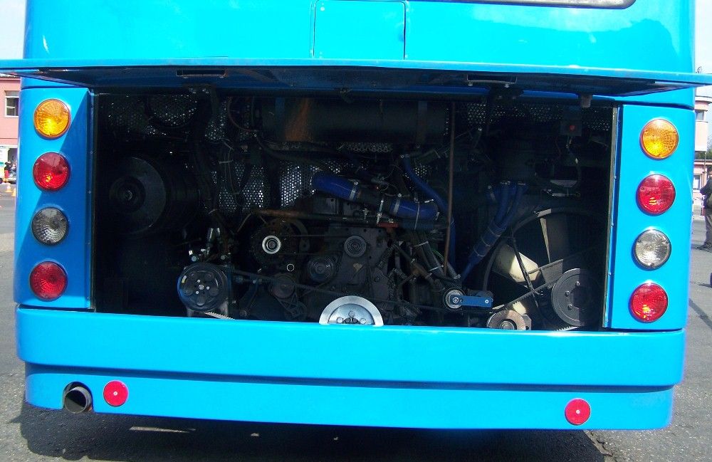 Az Ikarus 405-öst eredetileg Perkins Phaser 135T típusú motorral gyártották, viszont a nemrég felújított példányba Euro-3-as Cummins erőforrás került