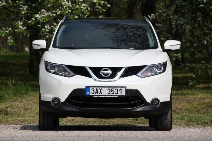 vagányabb, de kevésbé egyedi arcot kapott a Qashqai