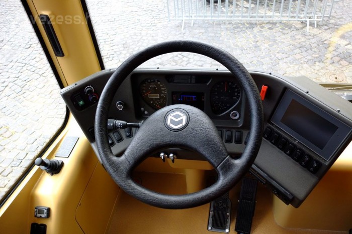 Itt az új magyar elektromos midibusz! 8