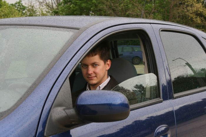 Galbács Sándor majdnem tíz éve használja a Corsát. A fékekkel és a fogyasztással nem, az autóval összességében elégedett