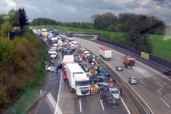 Áprilisi tükörjég okozott tömegkarambolt