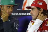 F1: Hamiltonnak nem tetszik az autója 38