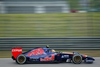 F1: Hamiltonnak nem tetszik az autója 44
