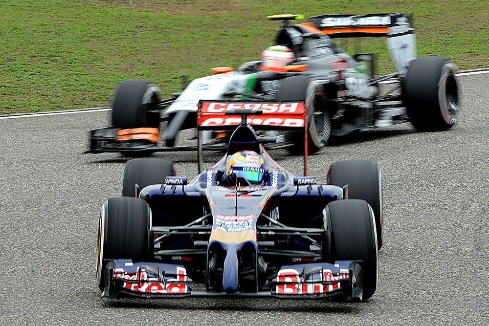 F1: Ricciardo az élen az esőben 22
