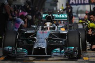F1: Hamiltonnak nem tetszik az autója 58