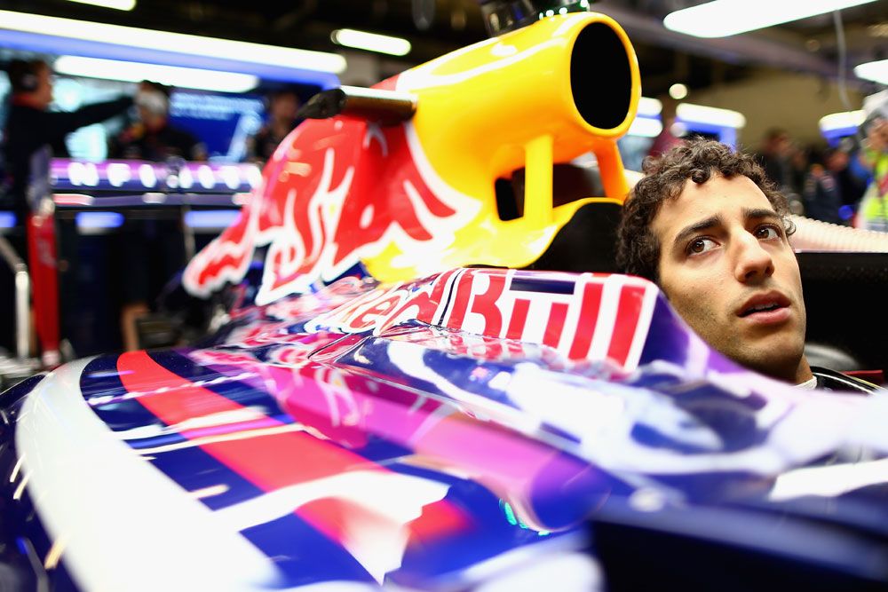 F1: Ricciardo az élen az esőben 33