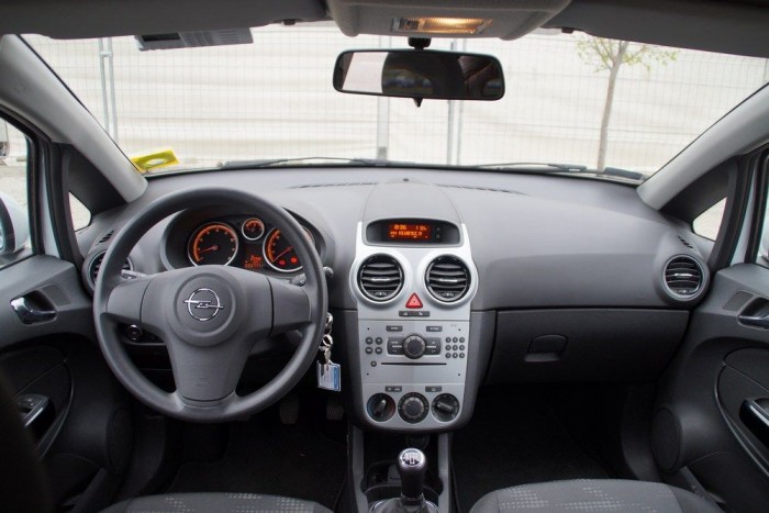 Van autód? Kell az neked? 12 | Vezess A Corsa nem mai modell, de meglepően komfortosnak és kezesnek bizonyult a városi forgalomban