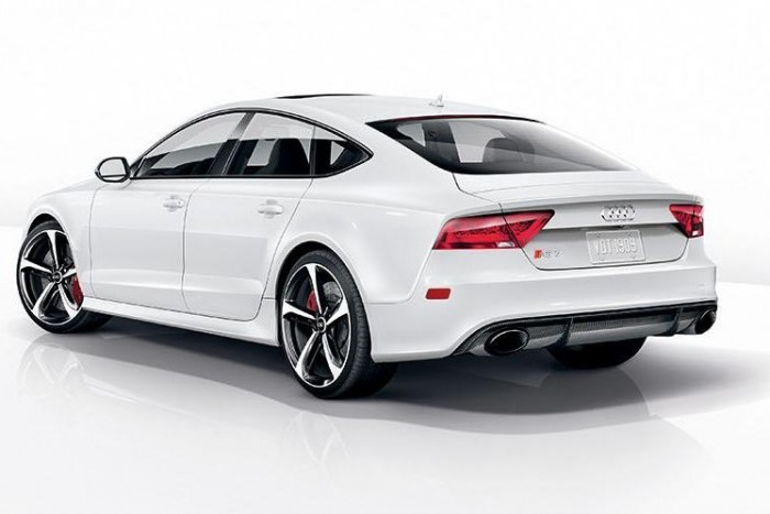 Méregdrága gyári tuningos Audi 8