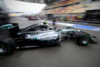 F1: A fékek babráltak ki Rosberggel 30