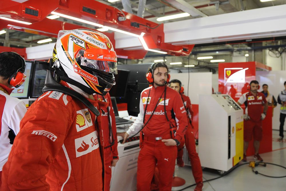 F1: Räikkönen a sebességváltó miatt szenvedett 16