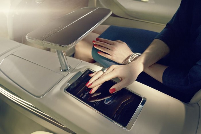 Így kényeztet a jövőben a BMW 7