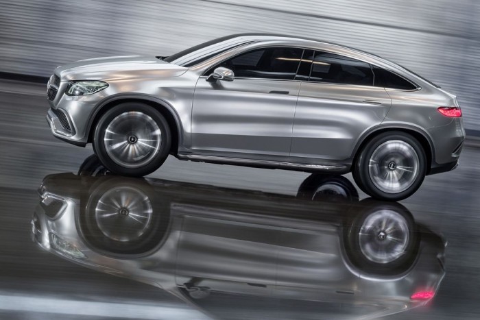 A Mercedes is terepkupét épít 8