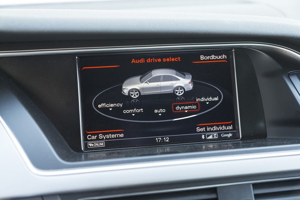 Az Audi menüjében könnyű elboldogulni, bár néha ellenkező irányba kell tekerni a gombot, mint a reflexek diktálnák