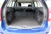 Óriási és jól pakolható a kombi Dacia csomagtartója