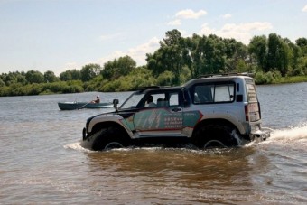 Kétéltű szörnyeteg, Niva motorral