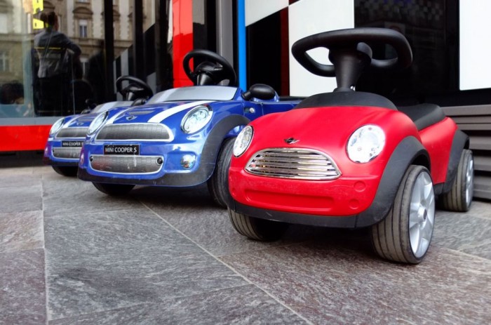 Budapesten nyílt a világ első MINI bárja 7