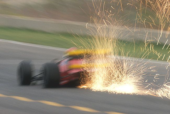 Újra szikrákat okádhatnak az F1-es autók 3