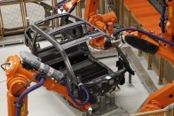 Így gyártják a BMW i8-ast 19