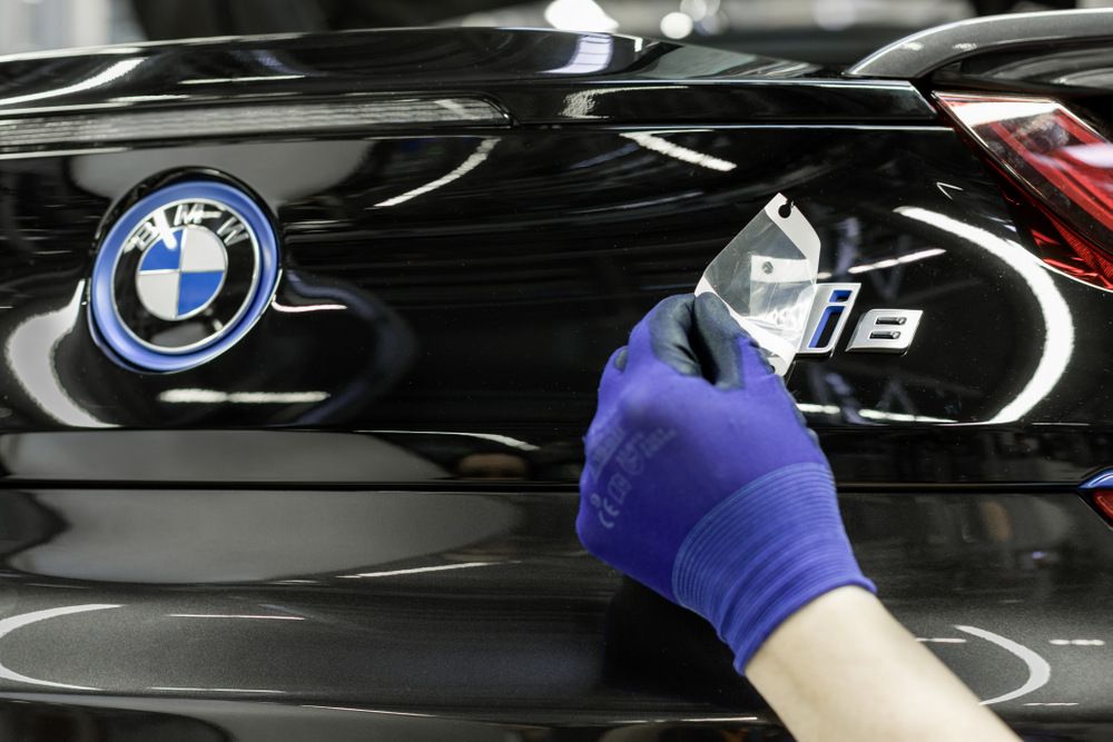 Így gyártják a BMW i8-ast 11