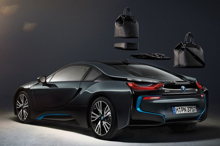 Mit is tud a BMW i8? 10