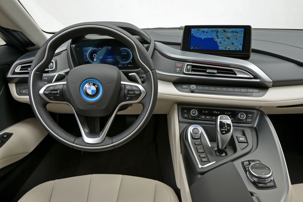 Mit is tud a BMW i8? 5