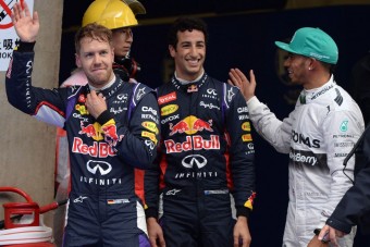 Hamilton: Vettel kapja össze magát!
