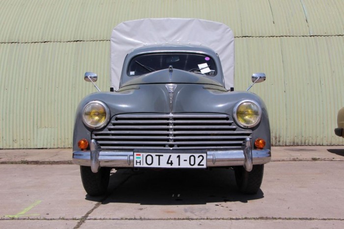 Peugeot 203 U8 pickup igen takaros állapotban