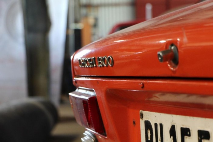 Jó öreg 1300-as Dacia, a szomszédos Románia autóiparának egyik legnagyobb számban gyártott típusa.