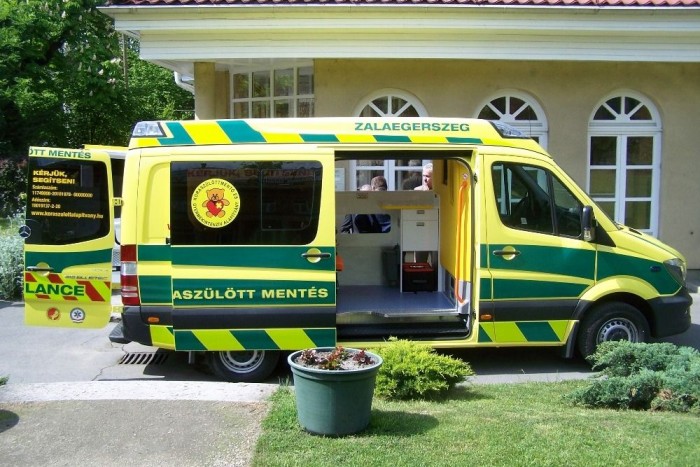 Speciális mentőautók koraszülött-mentésre 2 Speciális mentőautók koraszülött-mentésre 2