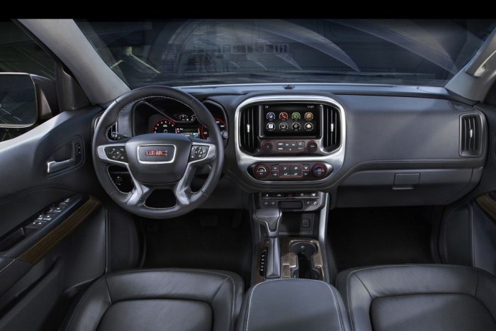 Nem fér el a gyerek? Ültesd a fejtámlára! 9 | Vezess Nem fér el a gyerek? Ültesd a fejtámlára! 9