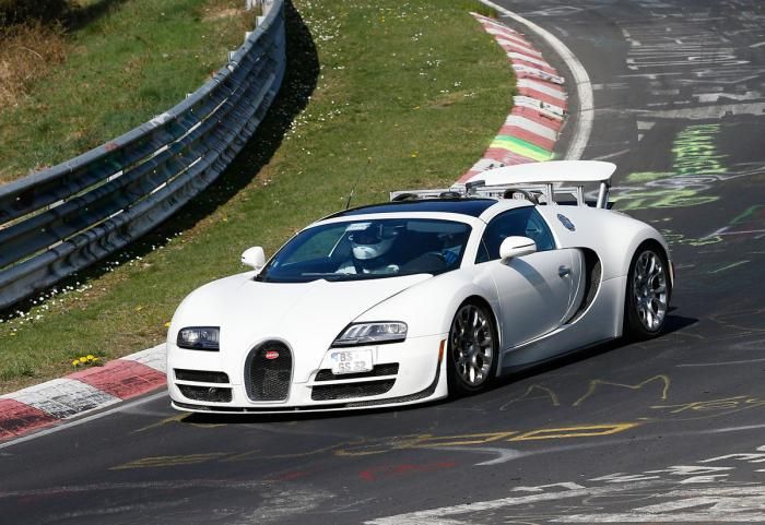 Torzszülött a Bugatti Veyron utódja 11