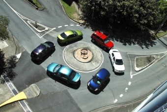 Új vidéki körforgalmak a balesetek ellen