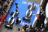 F1: A Mercedes csak a Ferraritól tart 27