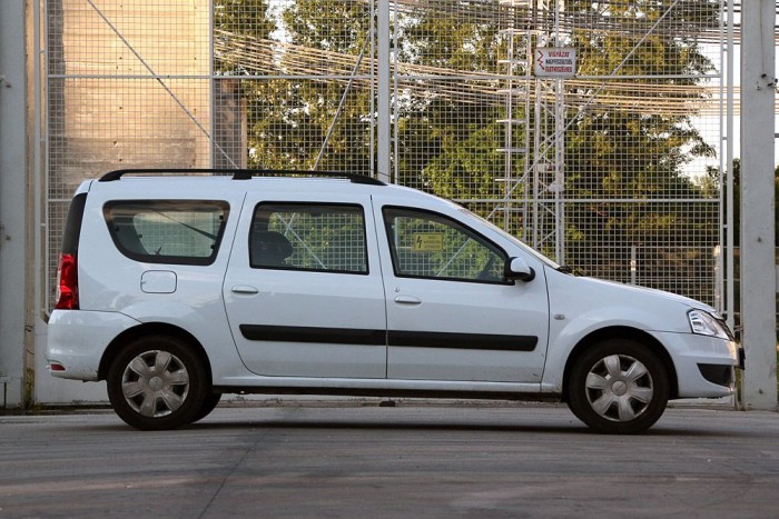 A te autód is túlélne négy gyereket? 7 | Vezess Kombinyi külső méret, hétszemélyes kisbusznyi belsővel