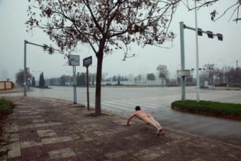 Meztelen gyalogost gázoltak