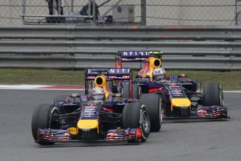 F1: Ricciardo odaszúrt Vettelnek