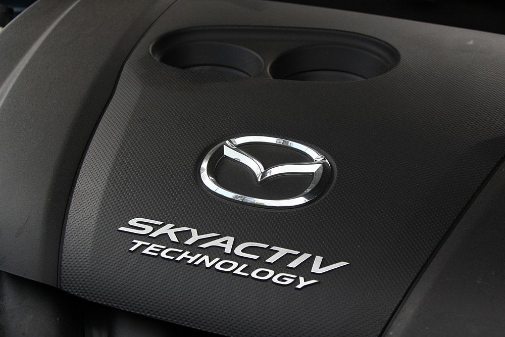 Skyactiv motorburkolat