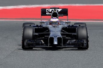F1: Button a spórolásra épít