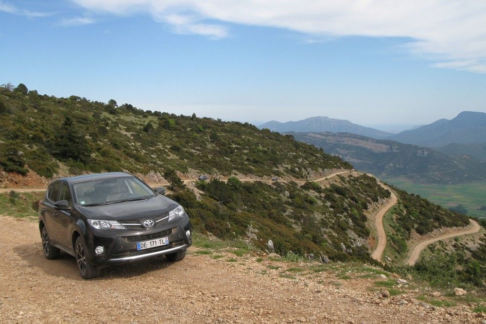 Szokatlan módját választotta a Toyota, hogy megünnepelje a RAV4 huszadik születésnapját. Számos terepszakasszal tarkított túrát szervezett az ókori legendák földjére.