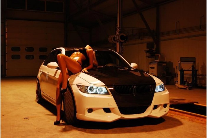 BMW-imádó dögös csajok 24 BMW-imádó dögös csajok 24