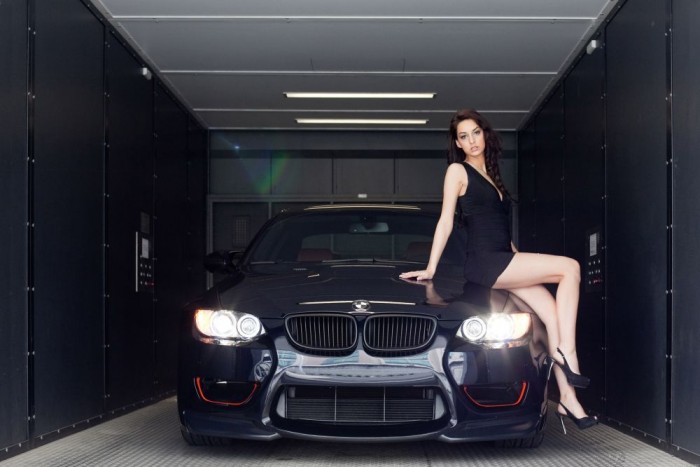 BMW-imádó dögös csajok 2 BMW-imádó dögös csajok 2