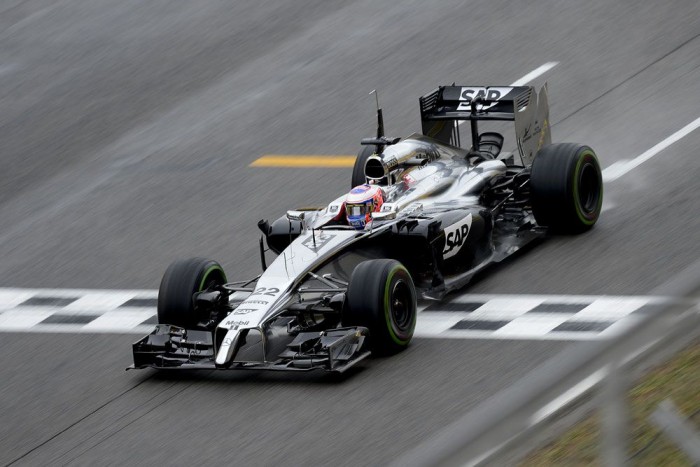 F1: A McLaren kénytelen lesz rizikózni 6 | Vezess F1: A McLaren kénytelen lesz rizikózni 6