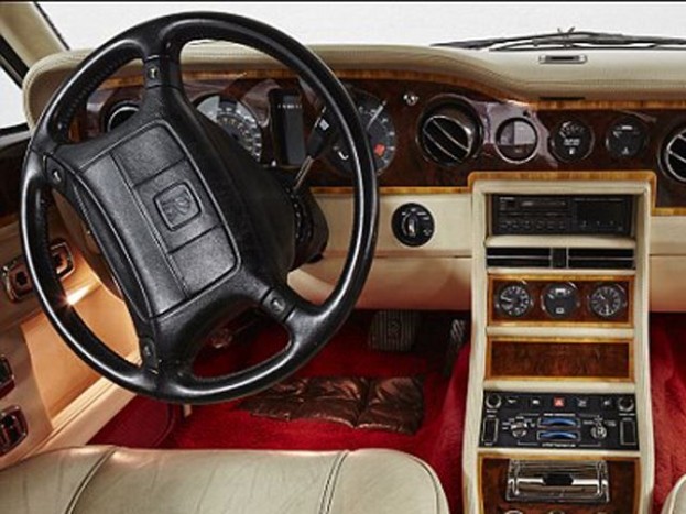 Elárverezik a világhírű énekesnő autóját 9 | Vezess Elárverezik a világhírű énekesnő autóját 9